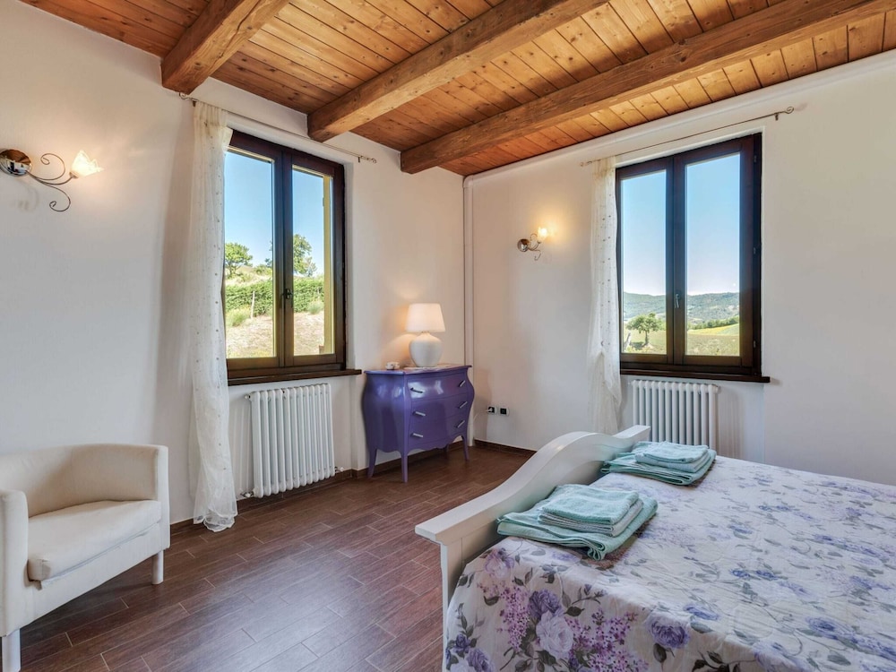 Villa in Piandimeleto With Pool & Sauna view 5