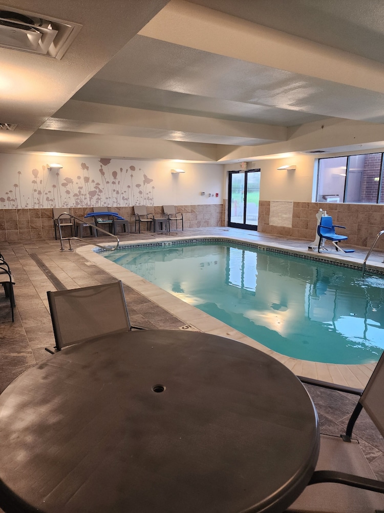 Dyersburg Vacations - Sleep Inn  Suites Dyersburg I-155 - Property Image 15