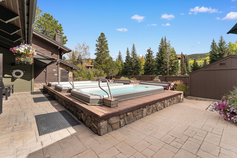 Mountain Side Condominiums 152, Building H