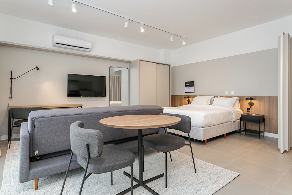 Studios Tower by Viva - Prédio com piscina e estacionamento no centro de Floripa