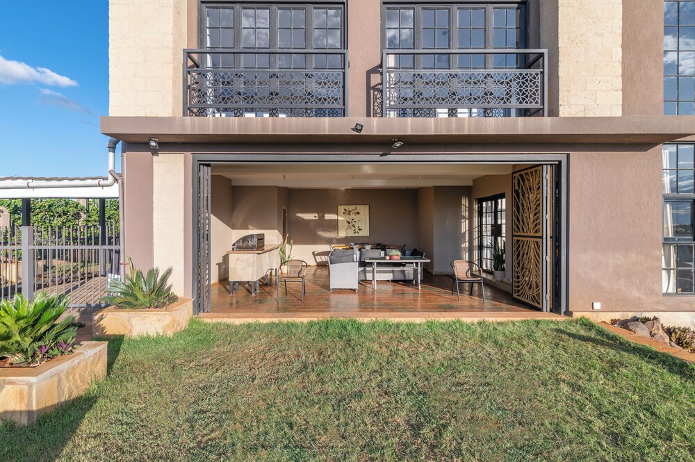 Tulia Villas Champagne Ridge view 3