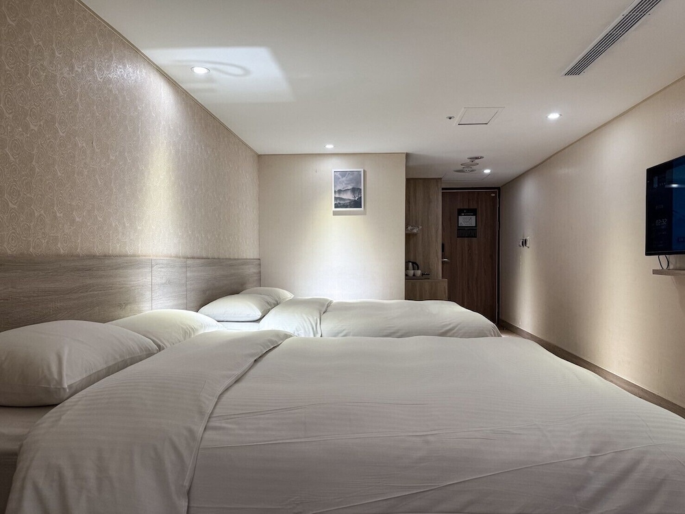 ElEnce Hotel