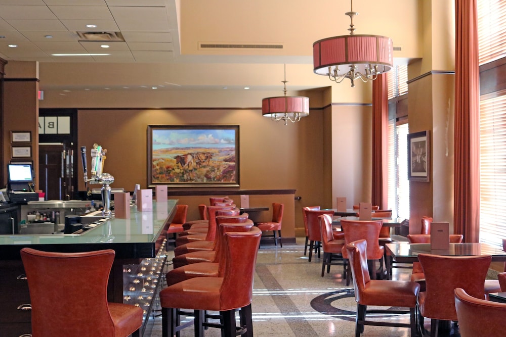 Big Spring Vacations - Hotel Settles - Property Image 11