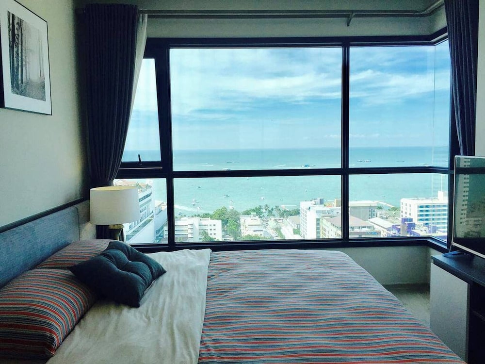 Sea View 2 Bed Room at Great Location