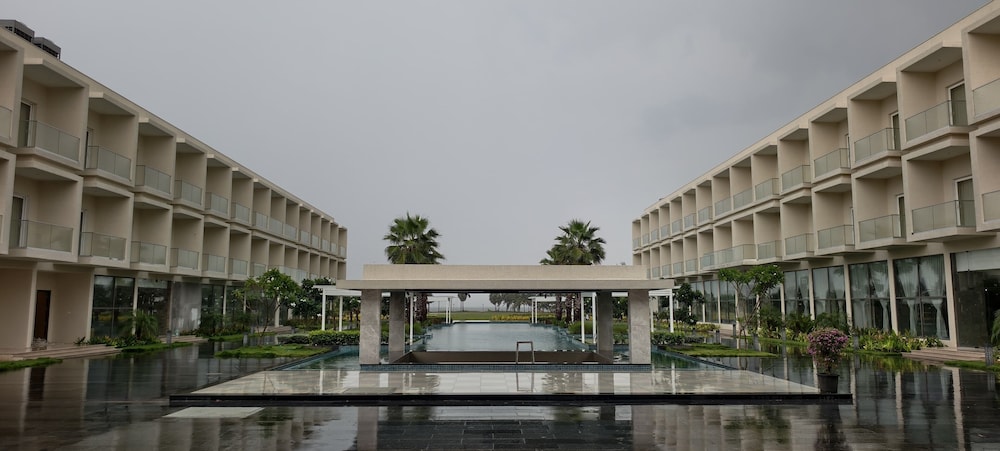 Golden Sands - By The Bay Resorts