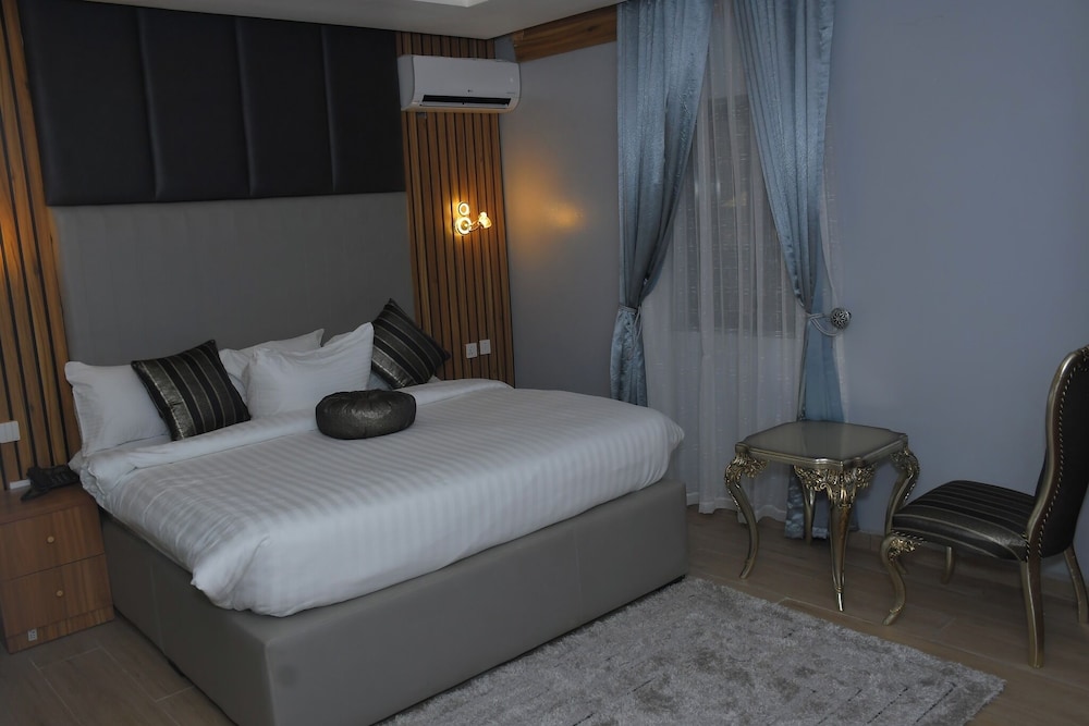 Sakura Apartments