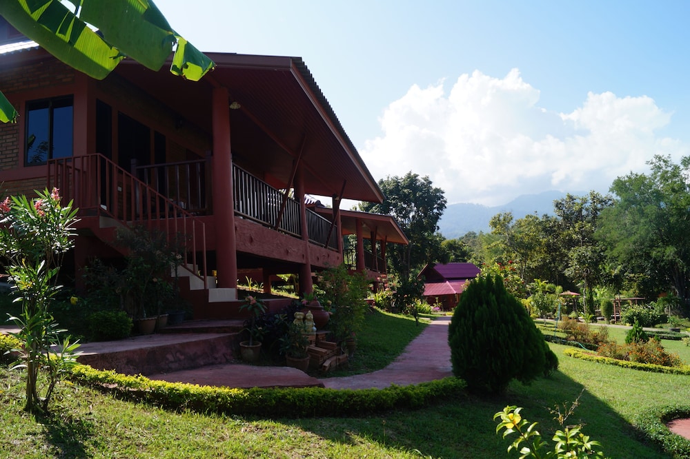 Mae Rim Vacations - Ban Rai Tin Thai Ngarm Eco Lodge - Property Image 2