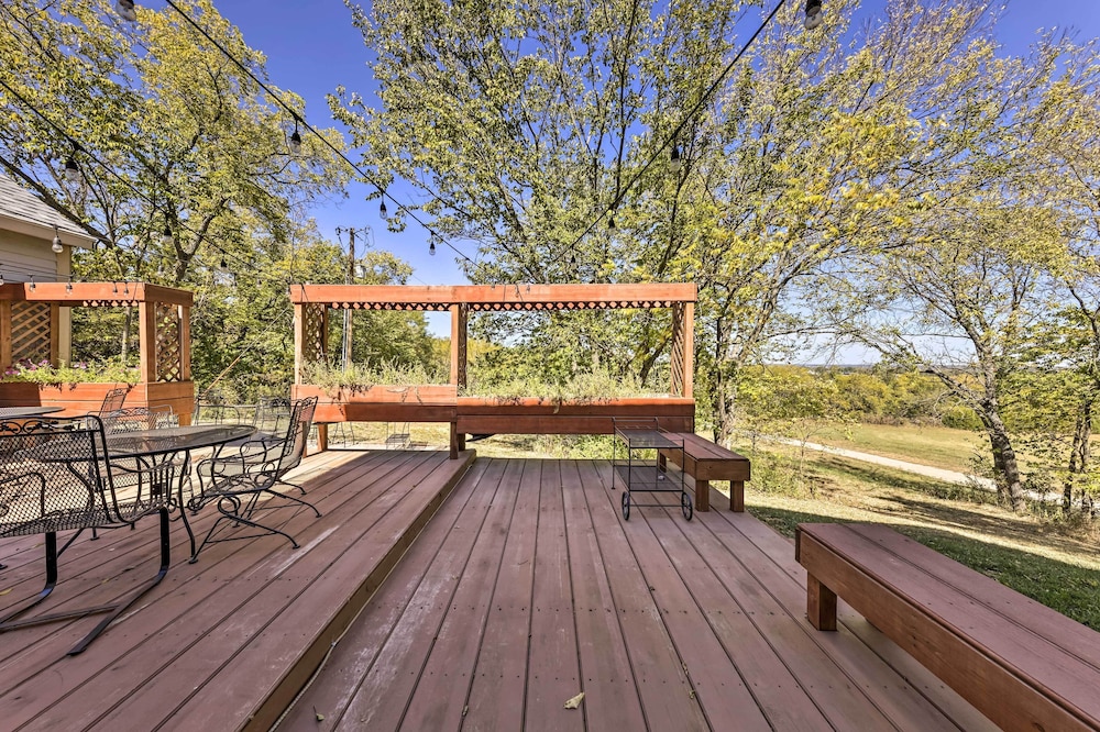 'the Vista' Retreat 30 Mi to Kansas City! - Property Image 4