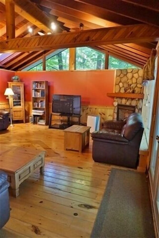 462 Paudash Lake 4 Bedroom Cottage