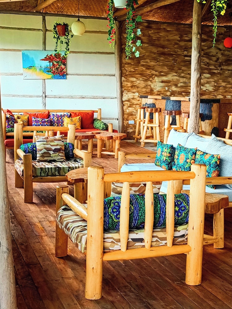 Bwindi Neckview Lodge