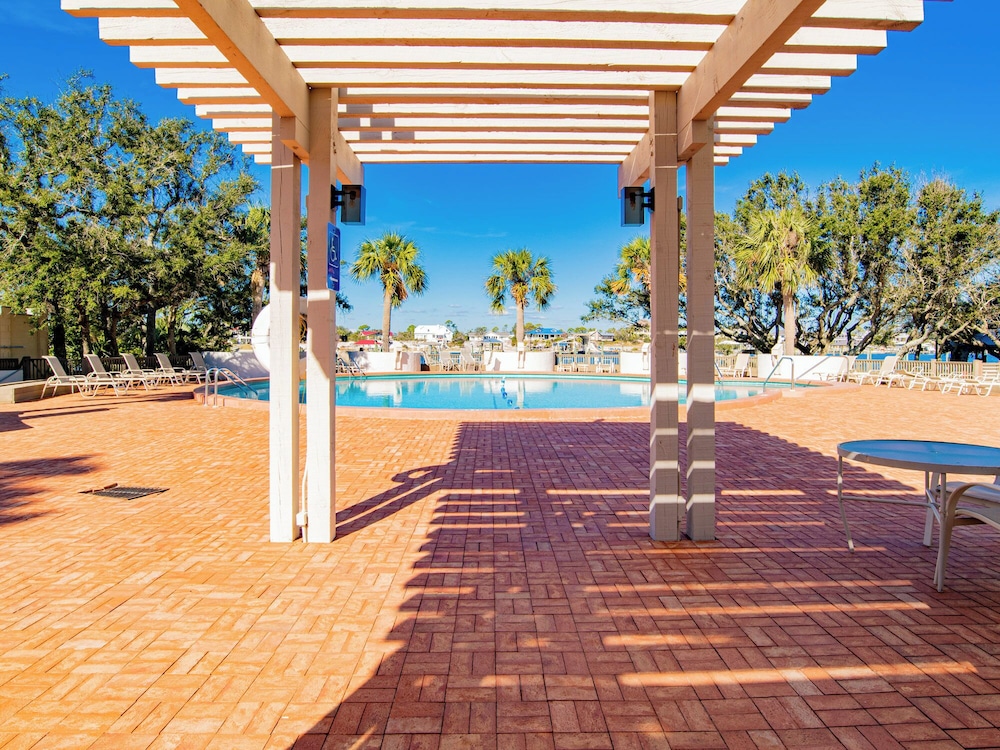 Shipwatch Surf & Yacht #301D by Southern Vacation Rentals