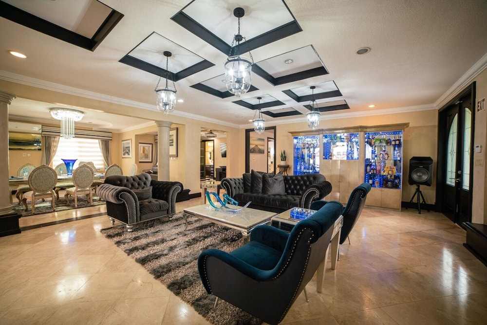 Orchids Palms Luxury Villa Pool Chef Hot Tub Airport Pickup