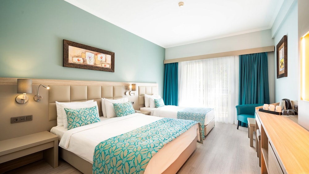 Aqua Fantasy Aquapark Hotel & Spa - All Inclusive