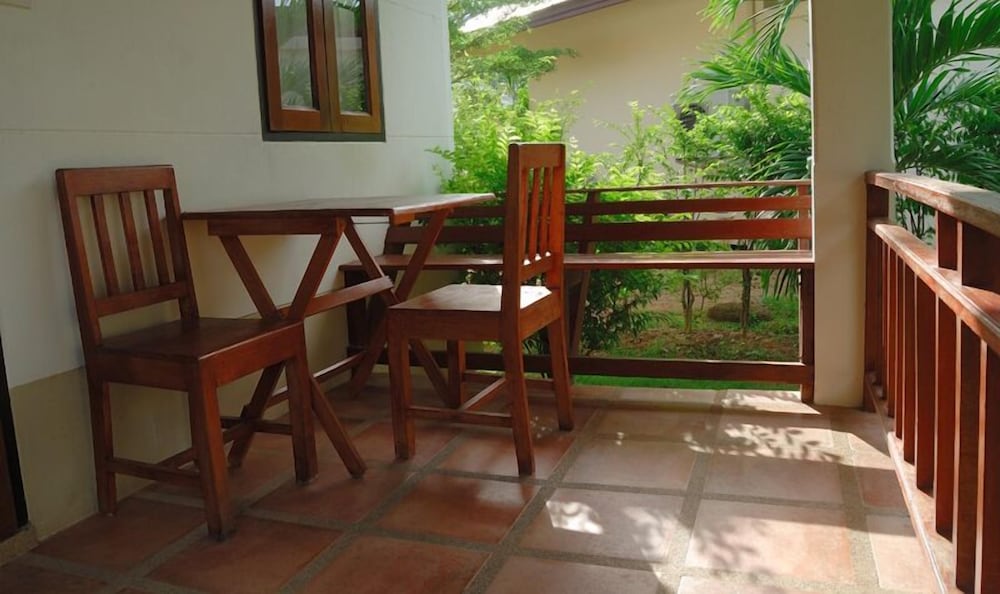 Thong Takian Resort