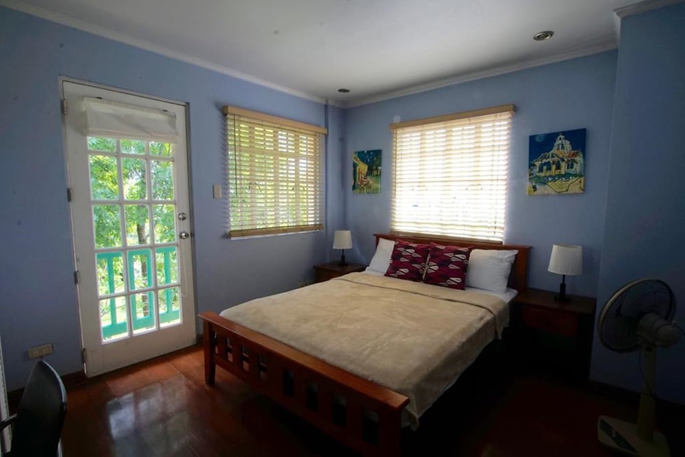 Charming Tagaytay Vacation Home