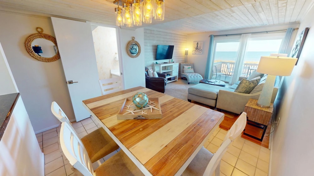 Tybee Lights 112C by Tybee Vacation Rentals