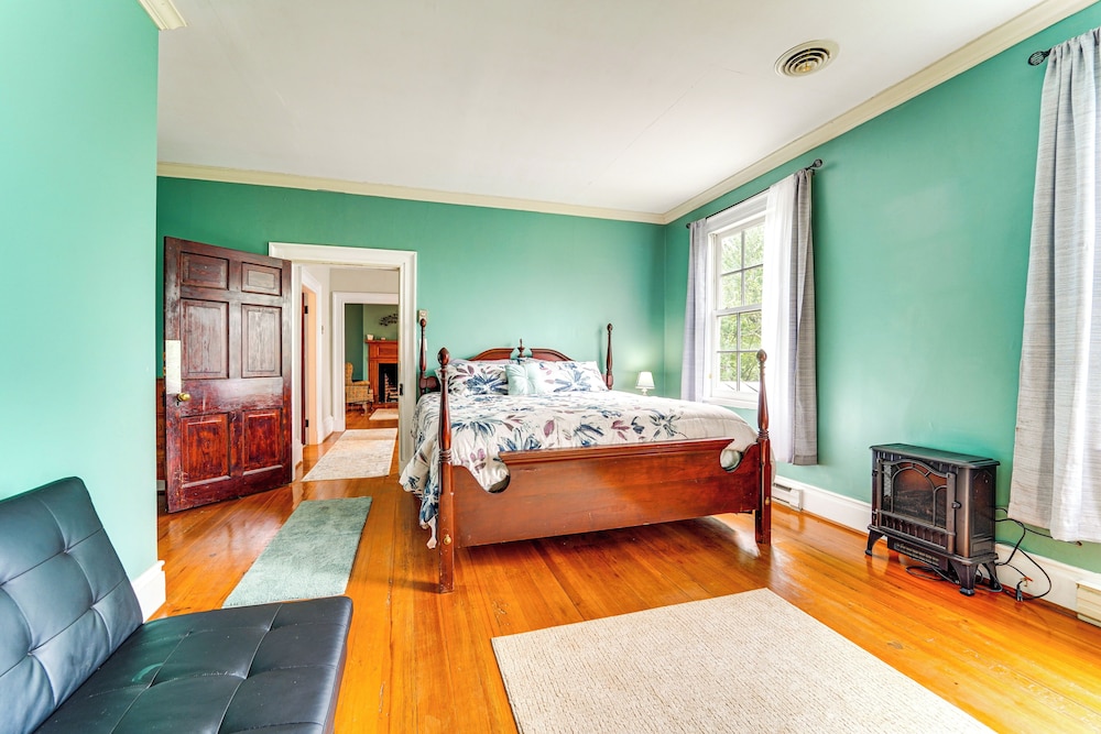 Historical 30-acre Retreat in Virginia!