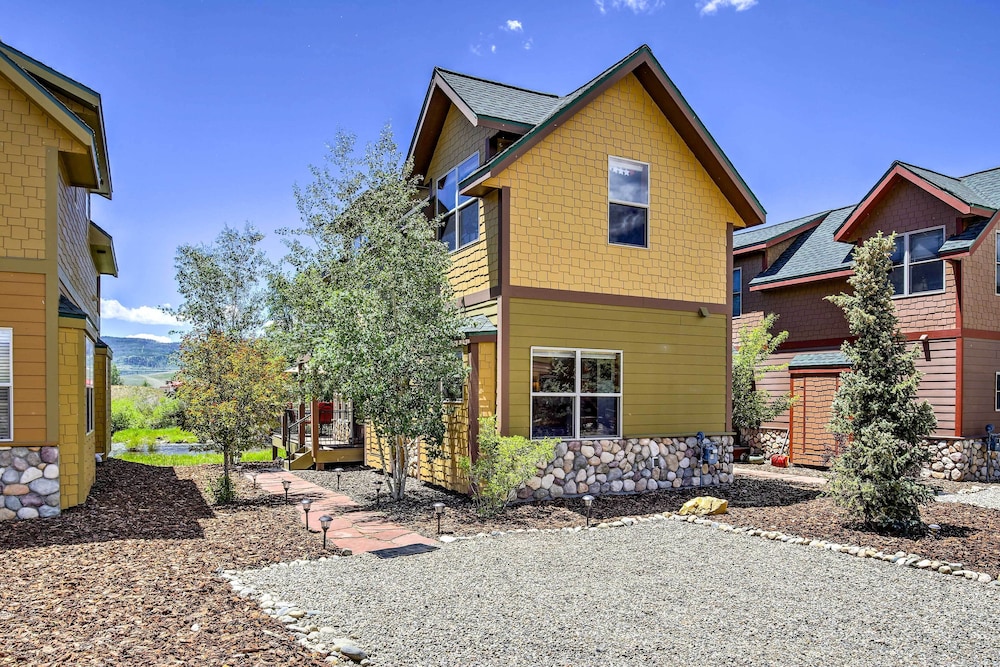 Riverfront Cabin, 4 Mi to Granby Ranch view 3