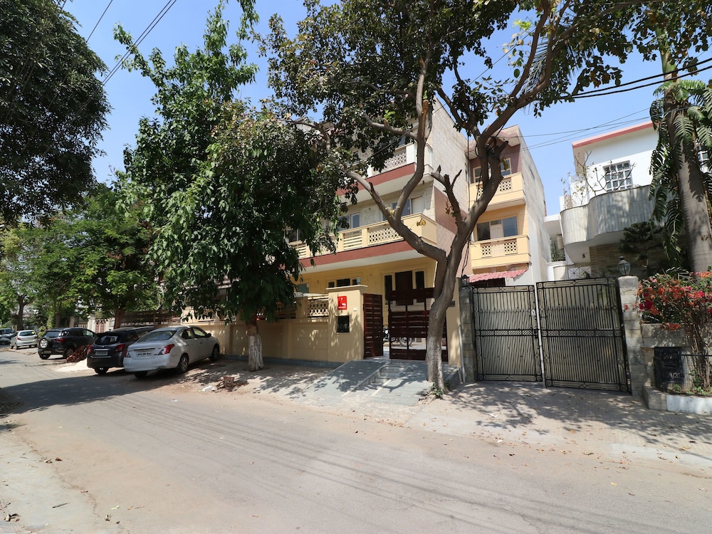 OYO 12968 Hotel The Domus