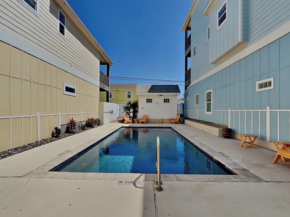 Reel Nauti by Silver Sands Vacation Rentals