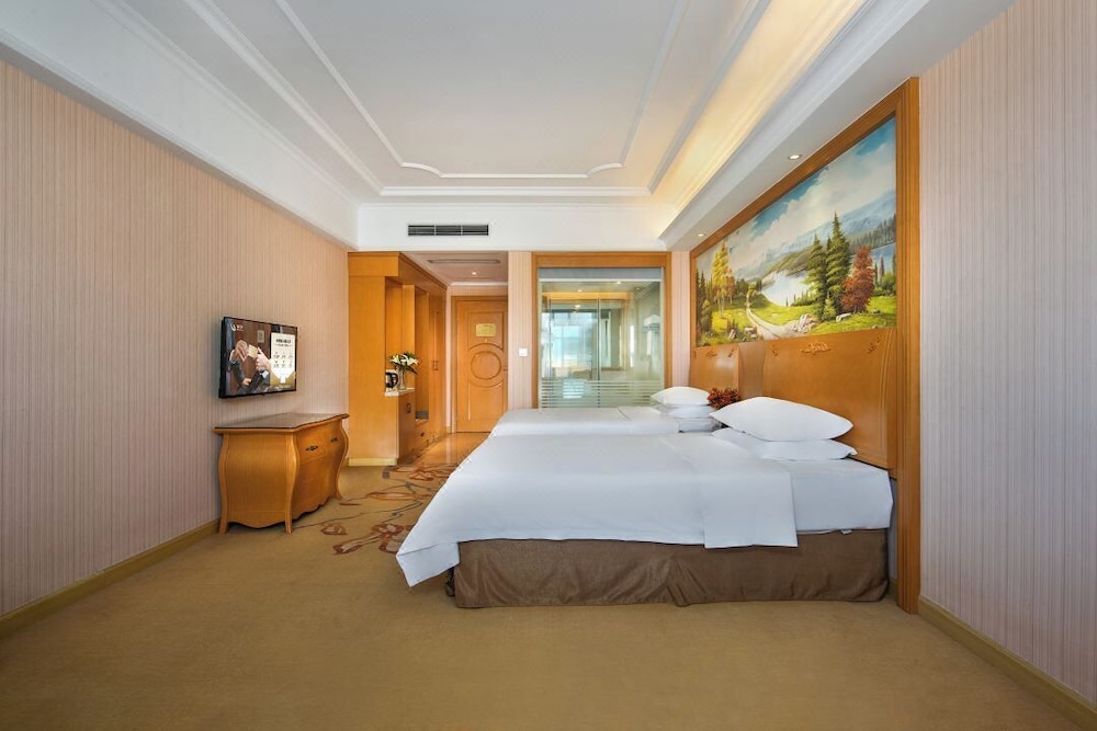 Vienna International Hotel (Shenzhen Airport Hangcheng)