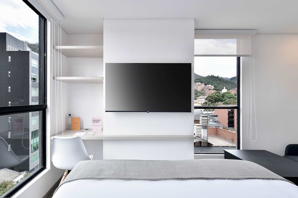w Charming Loft in Santa Barbara
