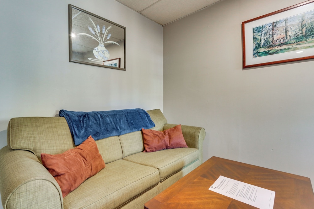 14 Mi to Black Moshannon! Pet-friendly Apartment