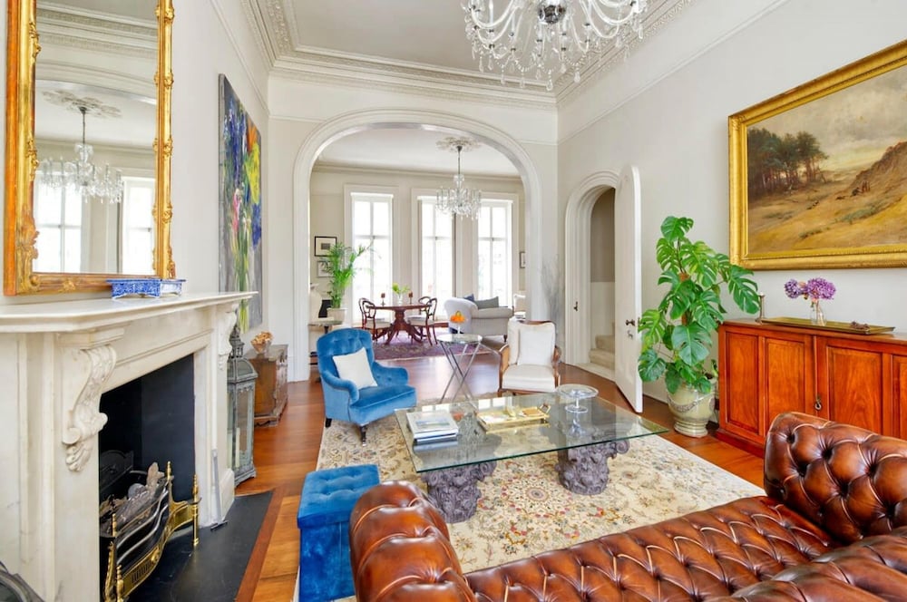 Grand 2 Bedroom Flat Kensington