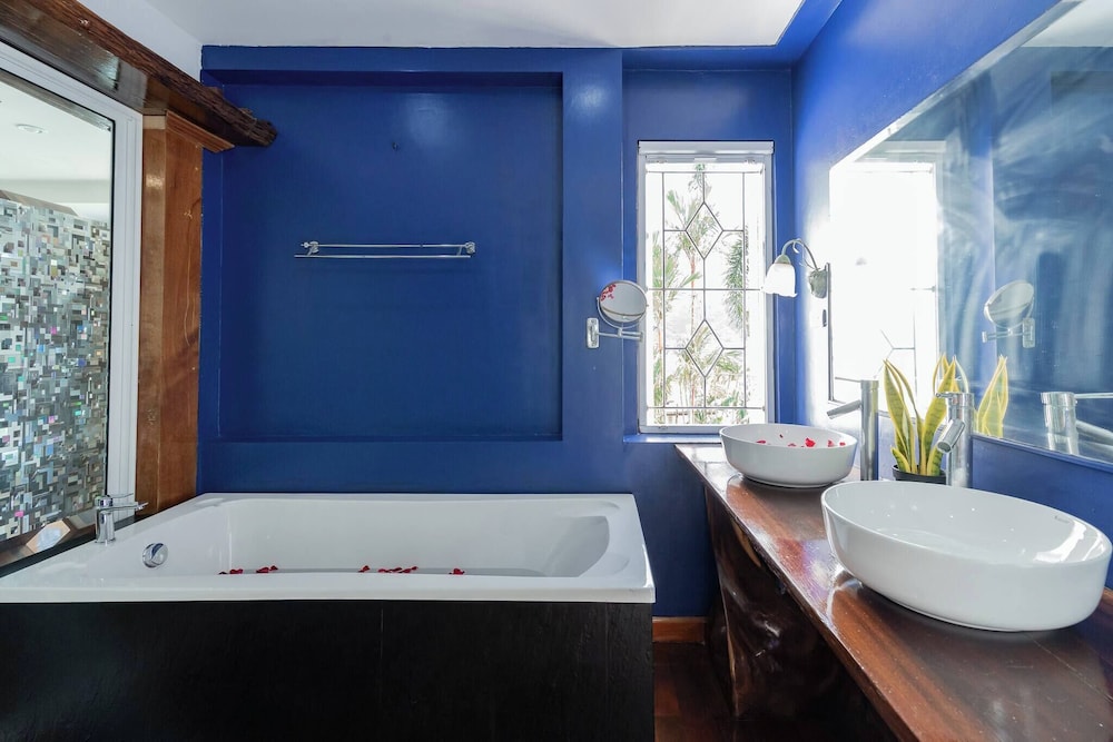 Luxurious 5-bedroom Pool Villa in Heart of Patong, Phuket