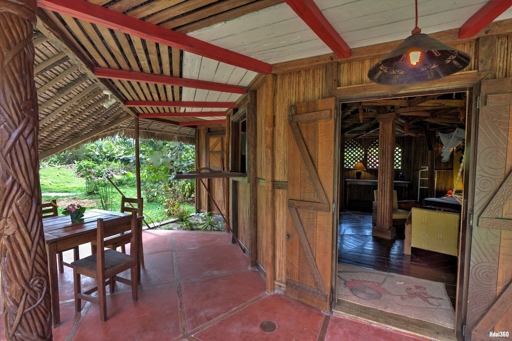 Analatsara Eco Lodge