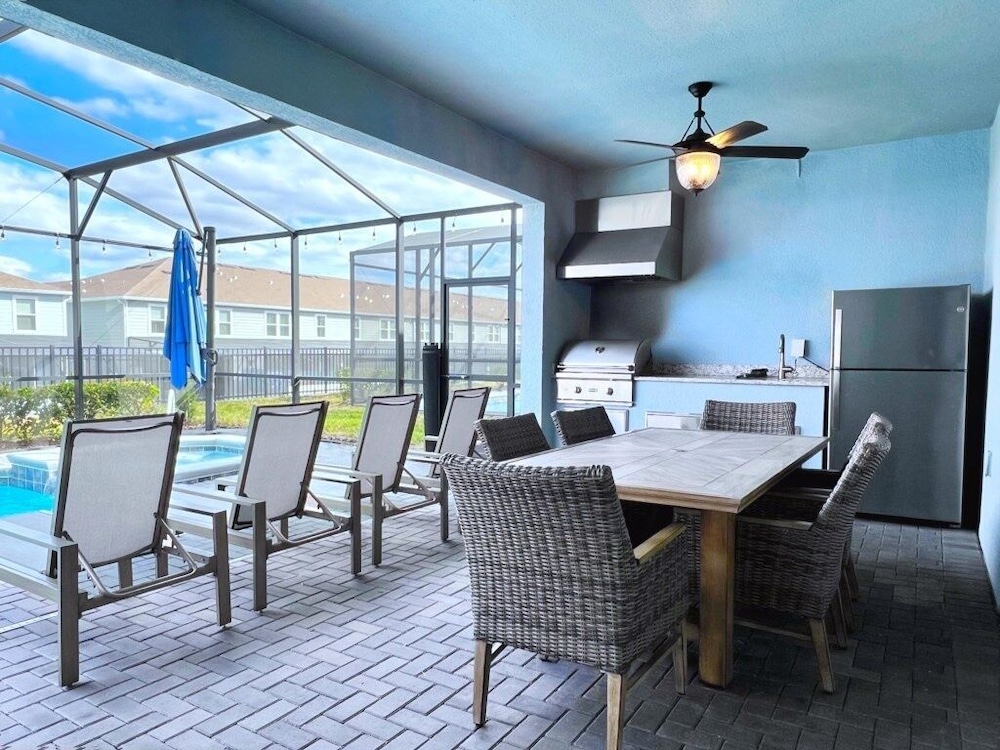 Stunning Themed 7 Bed Pool Home With Theater-3229l 7 Bedroom Home