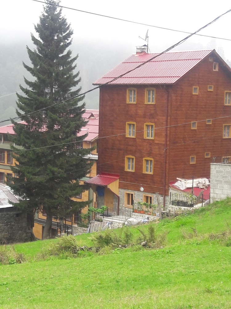 Meleklerin Evi Apart