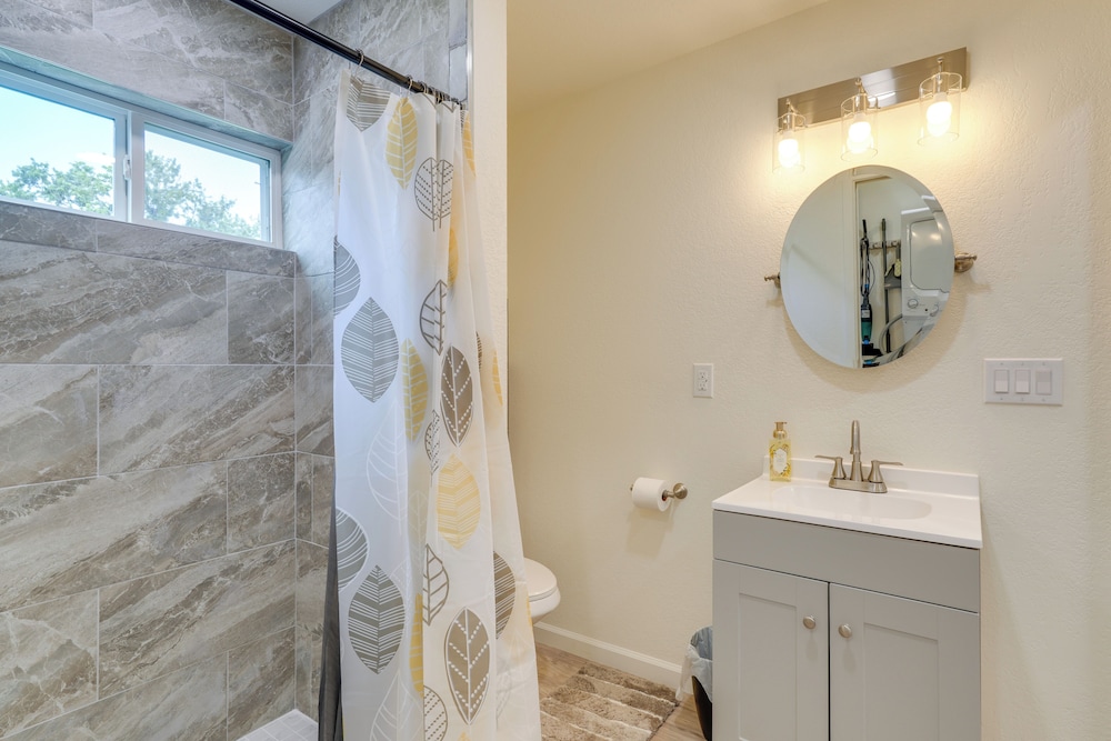 Mtn-view Cottage w/ Garden & Yard in Erwin!