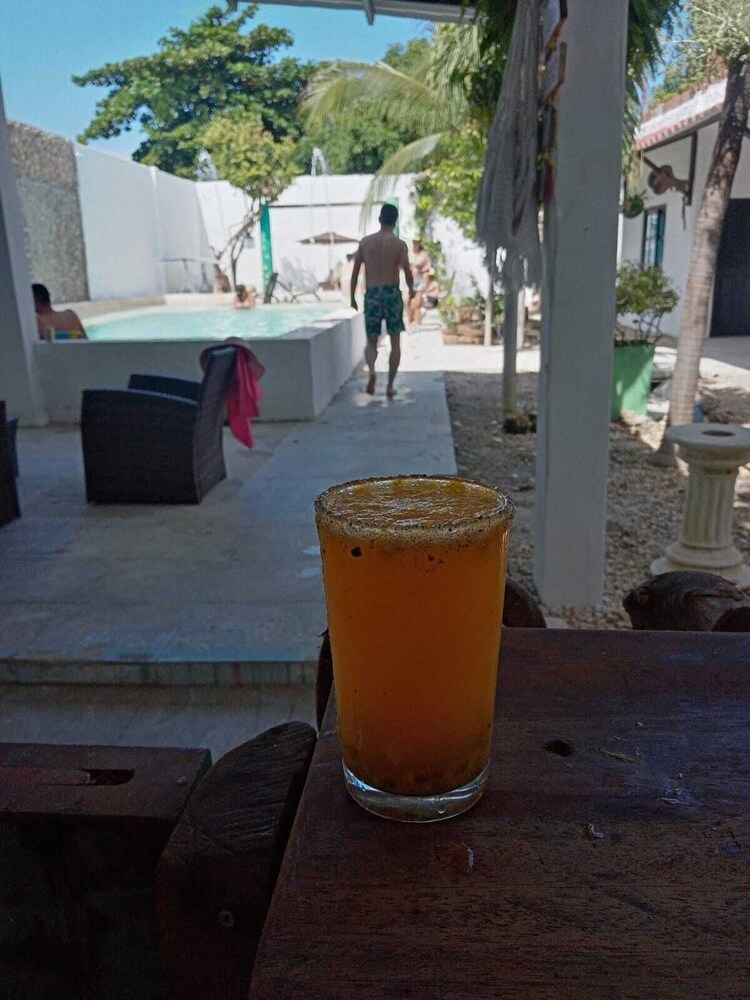 "room in Lodge - Tr-a1f Hostel Room Near Castillo San Felipe With Pool and Wifi"