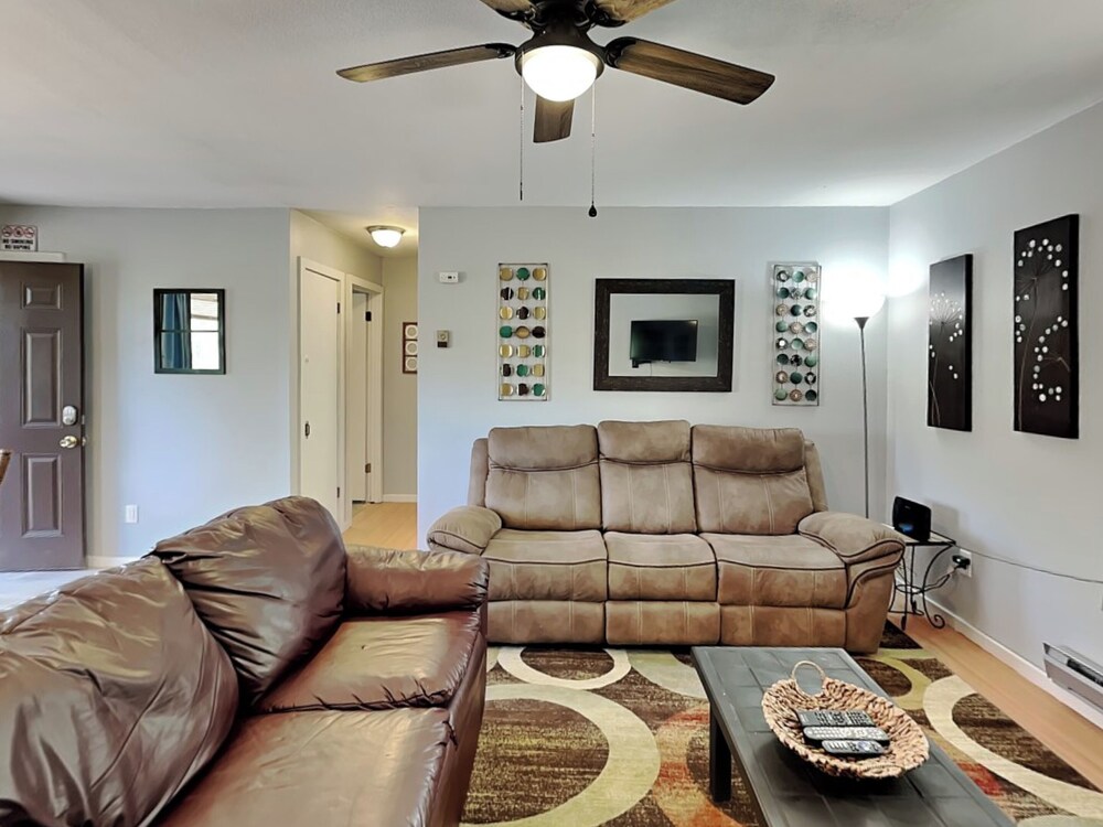 Knotty Pines Cabin by Ruidoso Vacation Rentals