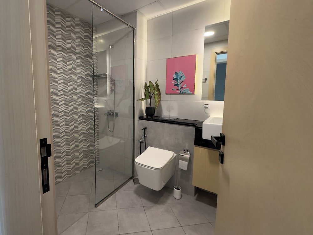 Grapeful Stay – Luxury Hostel Binghatti Avenue Tower Al Jaddaf