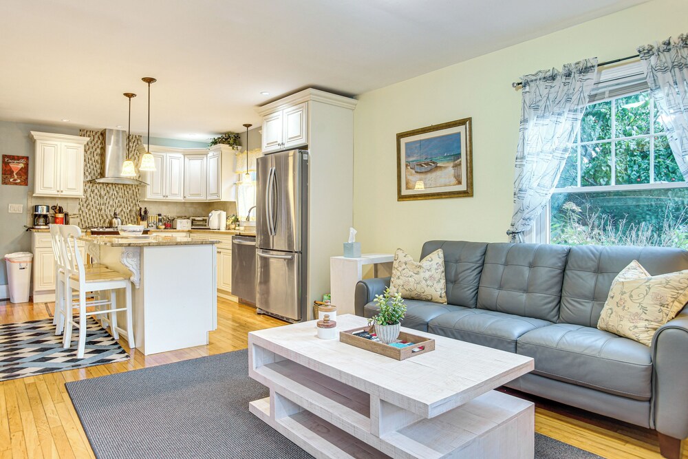 < Half-mi to Shore: Harwich Port Beach House