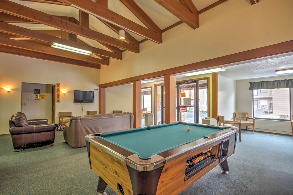 Romantic Ski Haven w/ Balcony: Brian Head Studio
