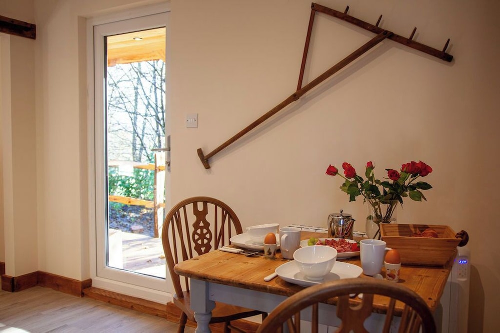 Hayne Barn Estate - Private Estate : 6 Eco Lodges - 1 Studio