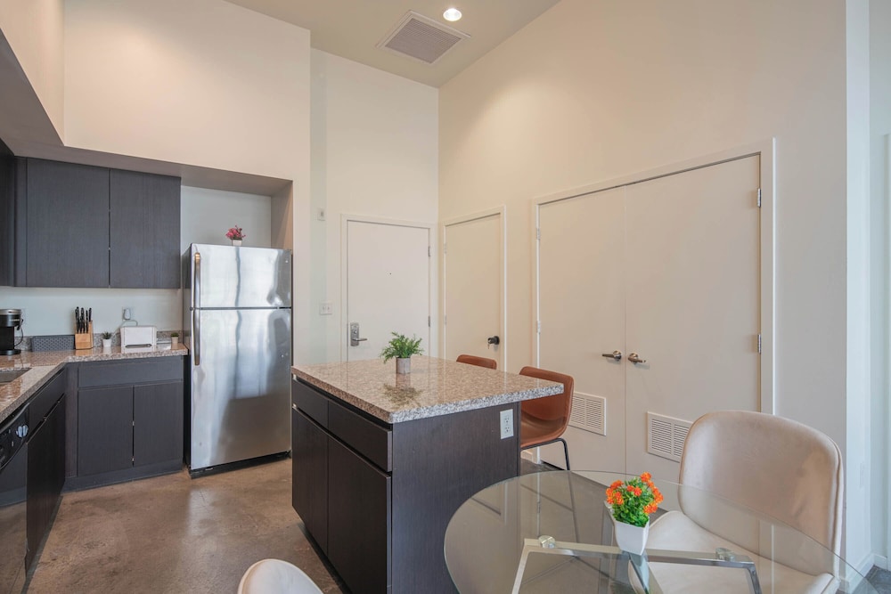 ROVE LIVING/KL - Roosevelt Point