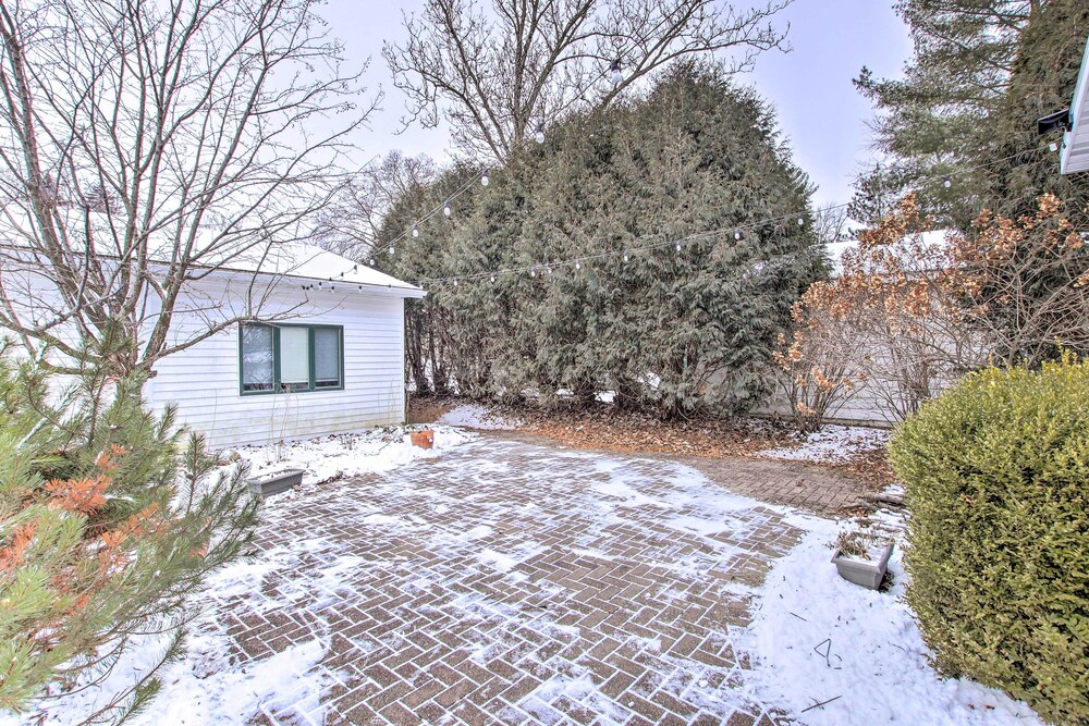 Green Lake Vacation Home w/ Screened Porch! view 4
