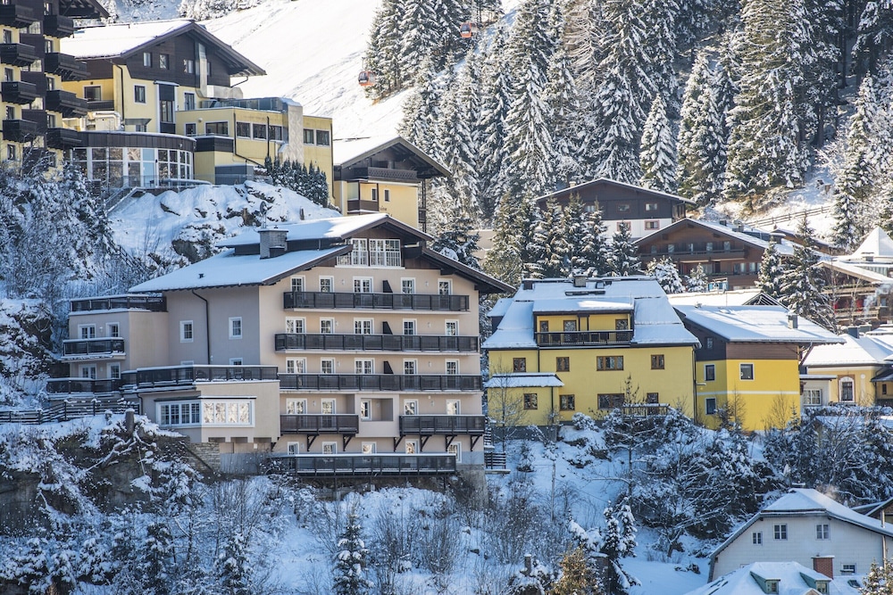 Apartment Bad Gastein Near Ski Slopes