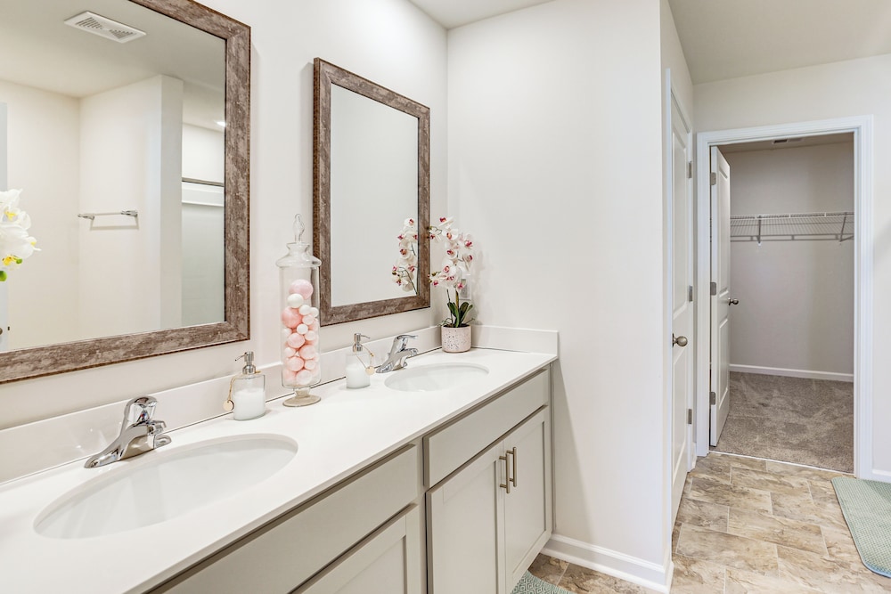 Pool Access, 2 Mi to Main St: Fountain Inn Home!