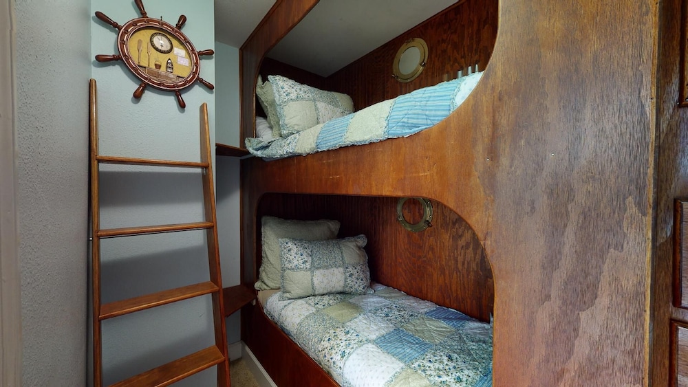 1616 Jones Avenue by Tybee Vacation Rentals
