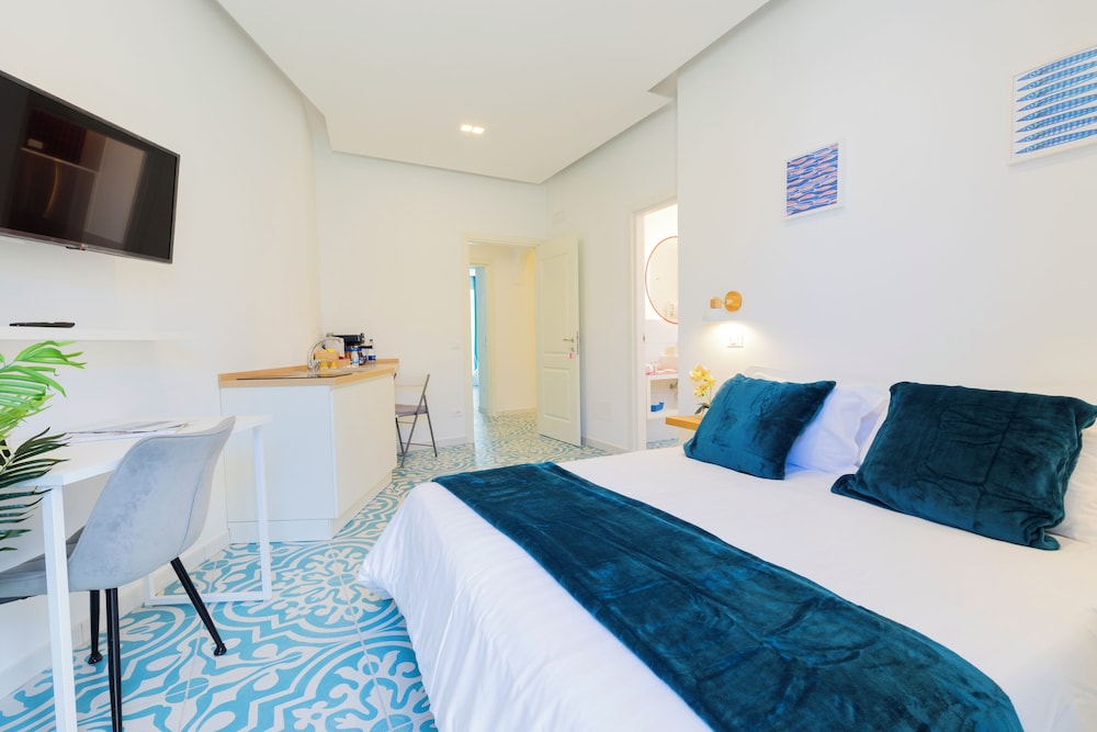 Via Roma Suites