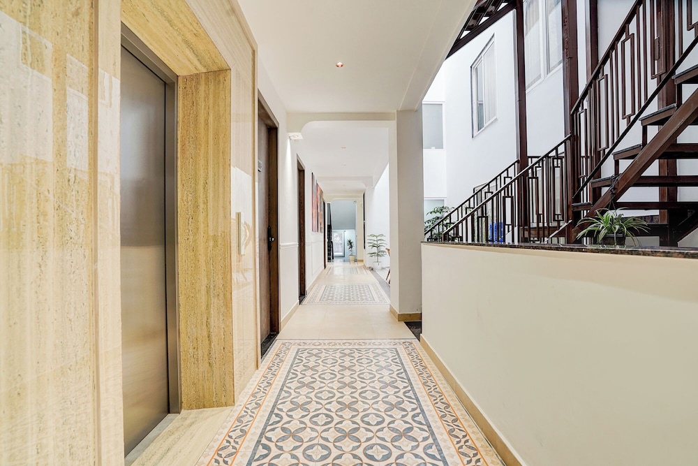 Fabhotel Amrit Luxury Inn