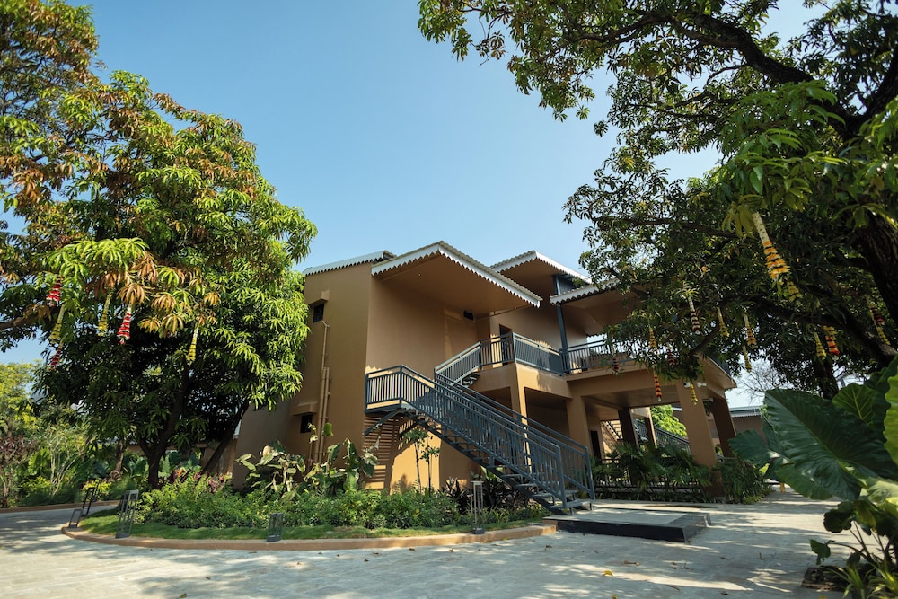 Madhuvan Resort