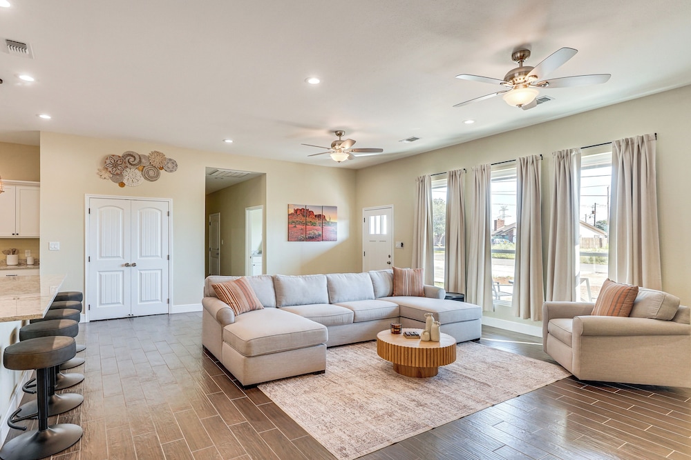 Golf, Shop & Explore: Home 5 Mi to Dtwn Midland!