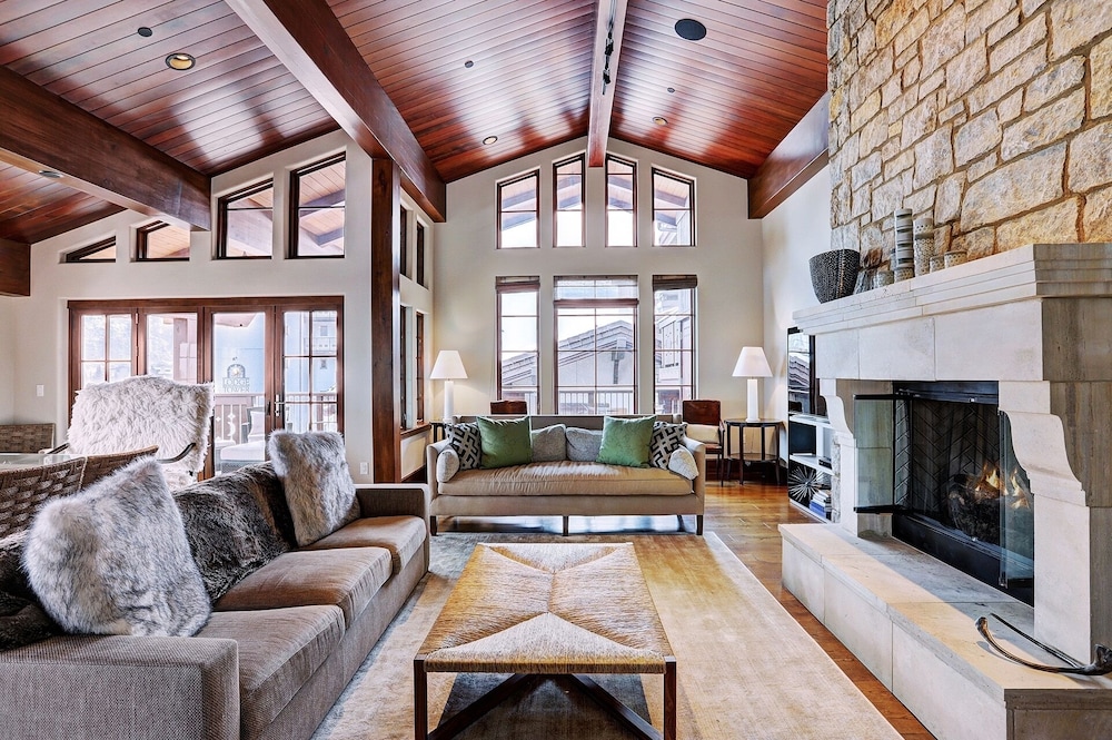Beaver Creek Vacations - Gorgeous 5 Bedroom Private Chalet in Vail Village by RedAwning - Save 20 on 7 Nights! - Property Image 1