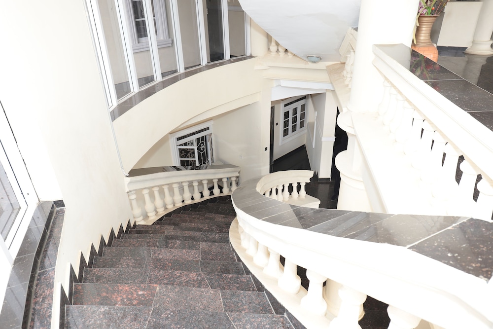 Edmudian Court Luxury Apartments view 2